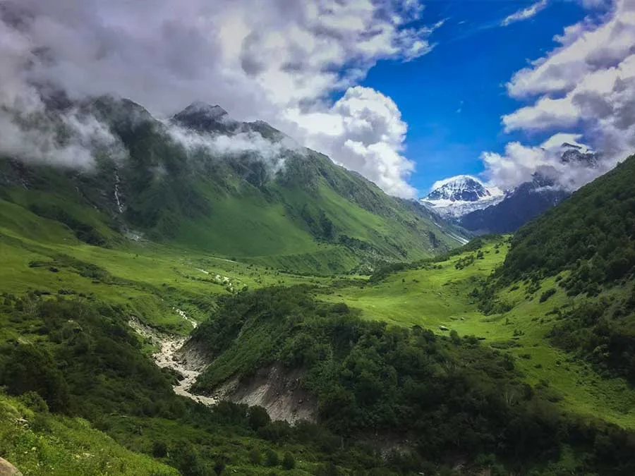 Valley of Flowers, Valley of Flowers Trek, Trekking in Uttarakhand, Valley of Flowers guide, Valley of Flowers Uttarakhand
